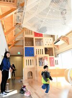 天候に左右されずに遊べる屋内キッズスペース＝１６日、北栄町国坂の道の駅ほうじょう
