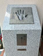 　王貞治さんの手形＝東京都墨田区