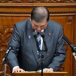 　衆院本会議で、江藤農相の発言に関し謝罪する石破首相＝２０日午後
