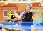 【熱気】激しいラリーが繰り広げられ、会場内は選手から沸き立つ熱気が充満していた（卓球・温泉小体育館）
