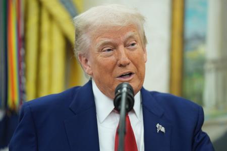 　ホワイトハウスで話すトランプ米大統領＝２８日（ＡＰ＝共同）