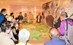 〈写真❶〉歴史館　歴史館では学芸員の解説を聞きながらハンセン病の歴史を学ぶことができる