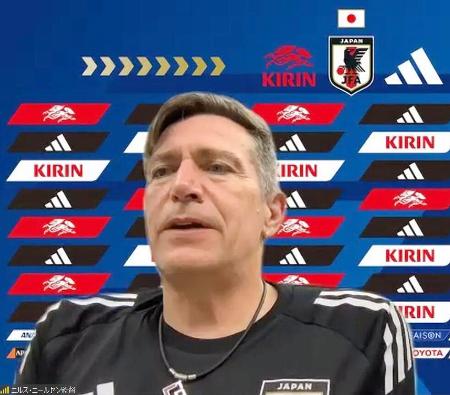 　オンライン取材に応じるサッカー女子日本代表のニールセン監督