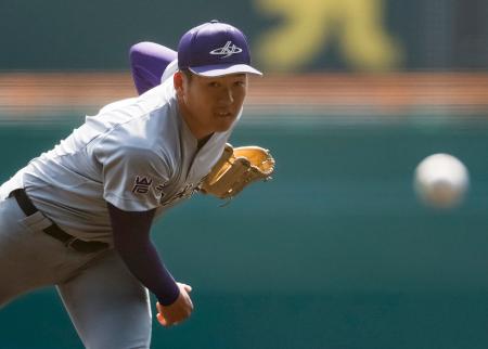 　二松学舎大付戦に先発した花巻東・金野＝甲子園
