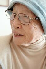 　取材に応える橋爪文子さん＝１１月、神奈川県鎌倉市