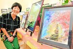 すやまさんの心象風景を表現した作品が並ぶ会場