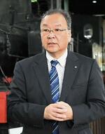 　検討会の終了後、記者団の取材に応じる大井川鉄道の鳥塚亮社長＝２８日午後、静岡県島田市