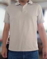 　取材に応じてくれた男性。更年期障害の疑いを指摘され、自身の治療経験を発信している（提供写真）