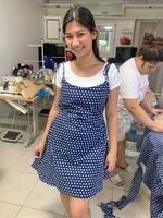 　ファッションスクールで服を作った生徒＝２０２３年１０月、マニラ（西側愛弓さん提供、共同）