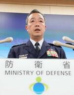 　記者会見する航空自衛隊の内倉浩昭航空幕僚長＝１５日午後、防衛省