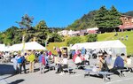夕方から行われた昨年の前夜祭の様子（実行委員会提供）