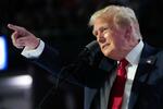 　１８日、最終日を迎えた米共和党大会で演説するトランプ前大統領＝ウィスコンシン州ミルウォーキー（ＡＰ＝共同）　