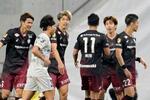 　神戸―福岡　後半、先制ゴールを決め喜ぶ神戸・宮代（右から２人目）ら＝ノエスタ