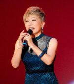 語りかけるような歌声が魅力の西山ひとみ＝神戸市中央区のハーバーホ－ル