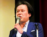 早期からの主権者教育を呼びかける市島教授＝２９日、北栄町大栄農村環境改善センター