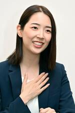 　インタビューに答える安藤瑠璃子さん