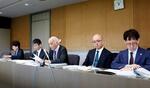 　調査結果について記者会見する再調査委員会の濱口佳和委員長（中央）＝２８日午前、千葉県野田市