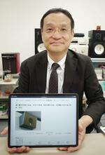 　教室のスピーカー音についてのアンケートを実施した宇都宮大の長谷川光司教授＝４月、宇都宮市