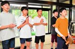 念仏を唱えて無病息災を祈願する子どもたち＝１４日、香美町村岡区大笹