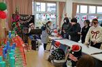 　宮城県多賀城市の鶴ケ谷住宅で開催された自治会のクリスマス会＝２０２４年１２月