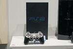 　ソニーの家庭用ゲーム機「プレイステーション２」（国立科学博物館提供）