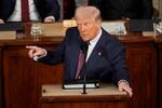 　米上下両院合同会議で施政方針演説をするトランプ大統領＝４日、ワシントン（ＡＰ＝共同）