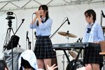 個性あふれるオリジナル曲を披露する参加者
