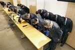 　都議会自民党の裏金事件で謝罪する議員ら