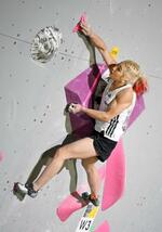 　女子で優勝した野中生萌＝駒沢屋内球技場