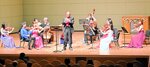 トランペット奏者の尾崎さんと共演するアザレア室内合奏団のメンバーら
