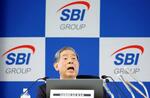 　ＳＢＩホールディングスの決算記者会見で発言する北尾吉孝会長兼社長＝９日午後、東京都港区