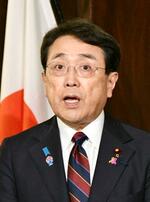 　トランプ米政権の高関税政策を巡る２回目の閣僚交渉を終え、記者会見する赤沢経済再生相＝１日、ワシントン（共同）