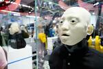 　北京で行われた展示会に出展された人の顔を模したロボット＝２０２４年８月（共同）