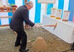 工事の安全を願い神事に臨む竹内組合長理事＝１４日、若桜町若桜