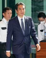 　首相官邸に入る江藤農相＝２１日午前