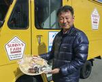 　「復興常備食」を考案した北條誠一さん＝９日、徳島県阿南市