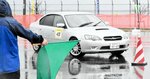 マイカーで運転技術を競う「オートテスト」の参加者