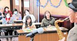 とっとり震災支援連絡協議会のクリスマス会＝２０２３年１２月１７日、鳥取市幸町の市人権交流プラザ