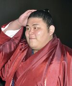 力士会でちょんまげ姿を初披露した伯桜鵬＝大阪市
