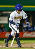 　１１回オリックス２死、野口が左越えにサヨナラ本塁打を放つ＝ほっともっと神戸