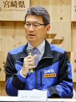 　豚熱対策本部の初会合で発言する宮崎県の河野俊嗣知事＝１１日午後、宮崎県庁