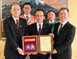 消防庁長官賞を受賞した三柳団地２区自主防災会のメンバー