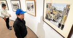 黒と白を基調に表現豊かな木版画作品が並ぶ会場