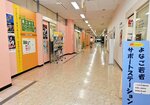 商業テナントの代わりに企業や団体の事務所が並ぶ米子駅前ショッピングセンターの４階＝米子市末広町