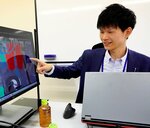 ＩＣＴを活用した建物の維持管理システムについて解説するＯＮＥＳＴＲＵＣＴＩＯＮの宮内取締役＝鳥取市元魚町２丁目