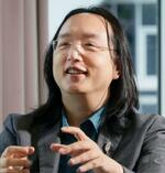 　インタビューに応じるオードリー・タン氏＝台湾・新北市淡水（共同）