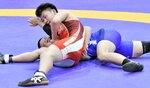 個人フリースタイル７１㌔級で優勝した三好海翔（上）＝鳥取育英高小体育館