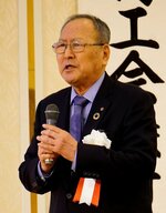 環境問題について持論を語る児嶋会頭＝５日、ＪＲ鳥取駅前のホテルニューオータニ鳥取