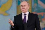 　ウズベキスタンで記者会見したロシアのプーチン氏＝２８日、タシケント（タス＝共同）