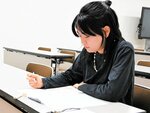 ニュース検定に挑戦する受験者